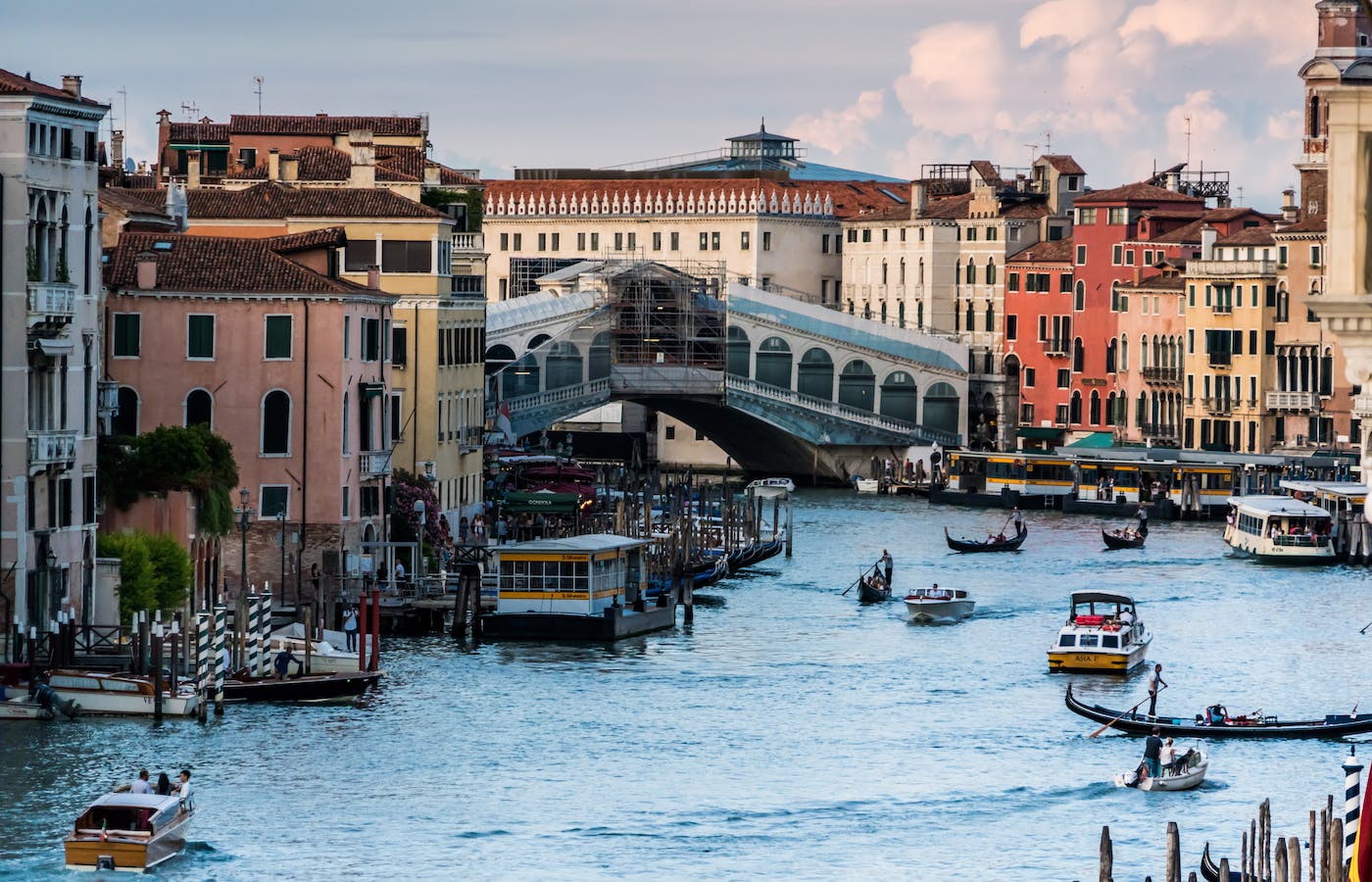 Veneza tera limite de visitantes e taxa para entrada a partir de abril de 2024