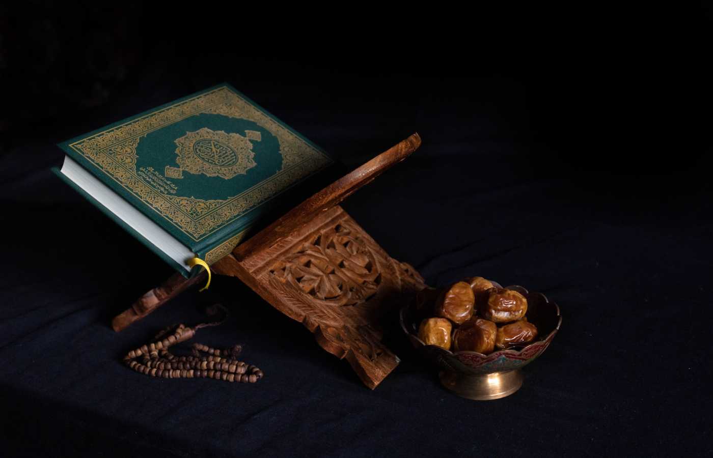Iftar e outros elementos importantes do Ramadã, mes sagrado do Islamismo.