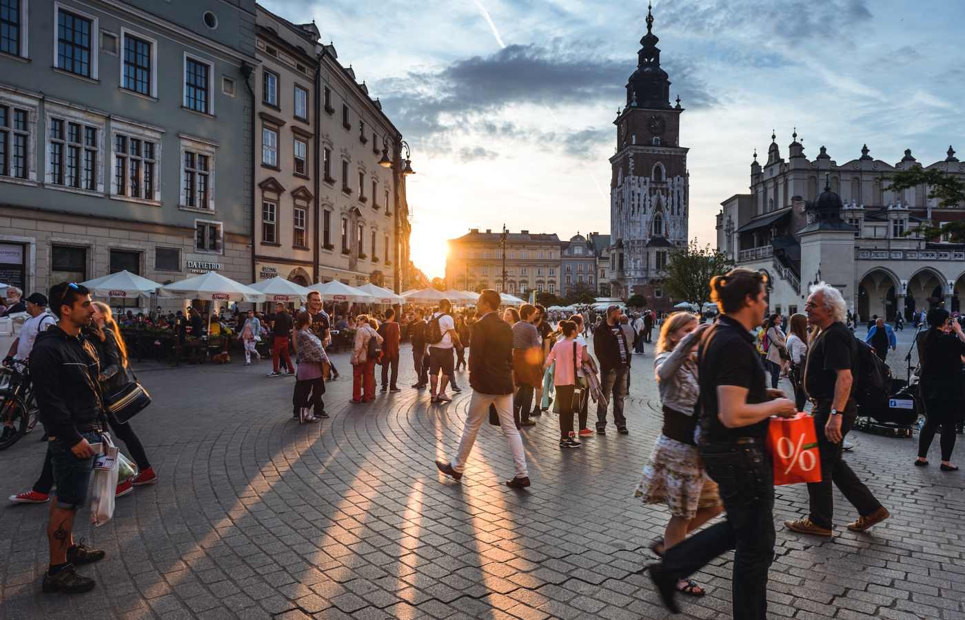 Turistas em viagem na Cracóvia, na Polônia